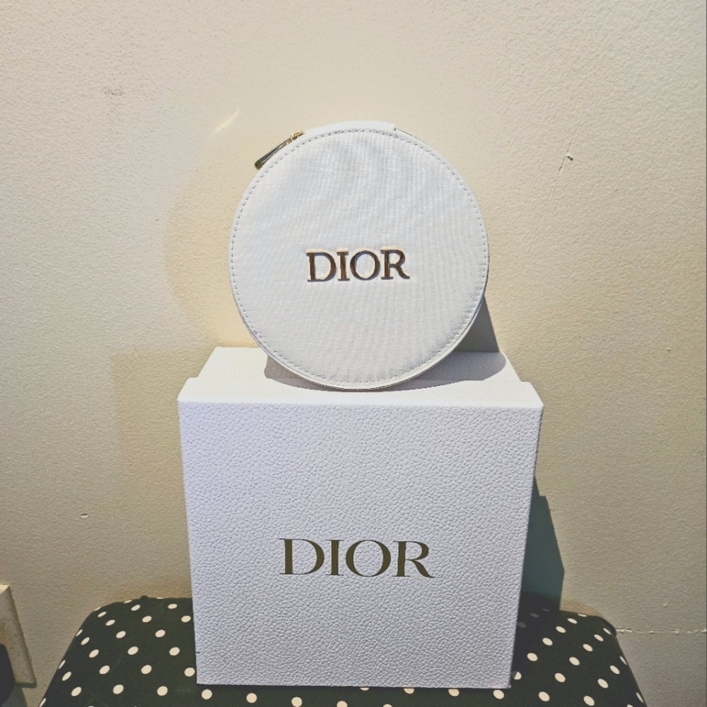 DIOR New White Cosmetics Jewelry Box - Picture 3 of 4